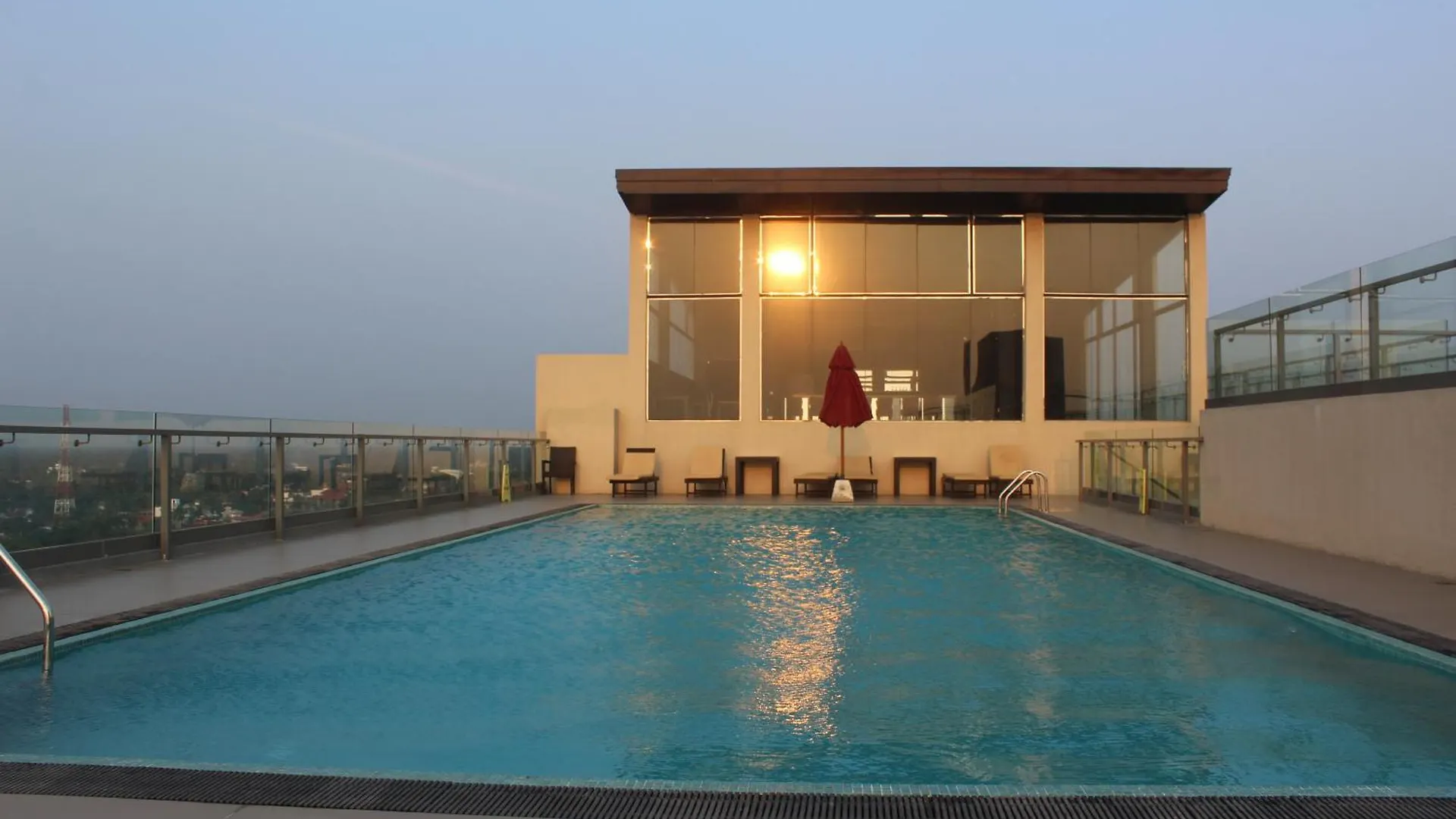 Sea View - Luxury Apartments By Tyronne Negombo