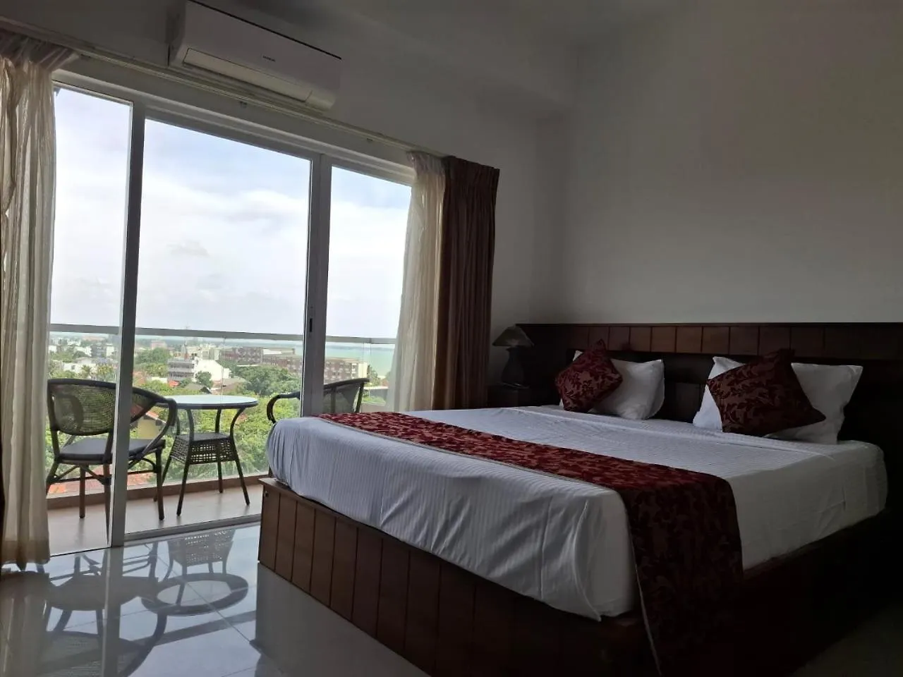 Sea View - Luxury Apartments By Tyronne Negombo