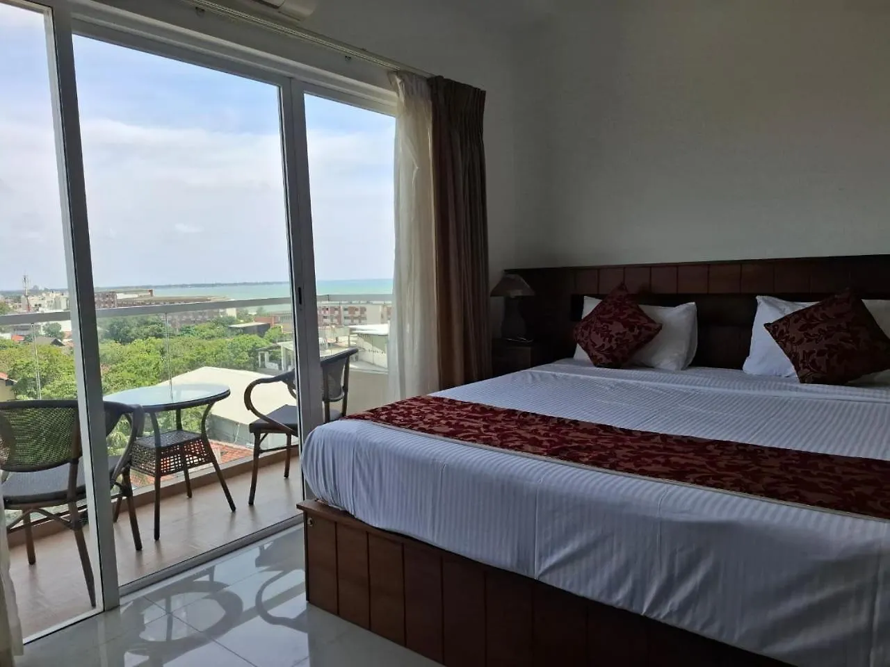 Sea View - Luxury Apartments By Tyronne Negombo